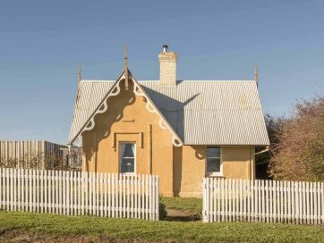 woolmers-estate-gardeners-cottage-launceston-accommodation