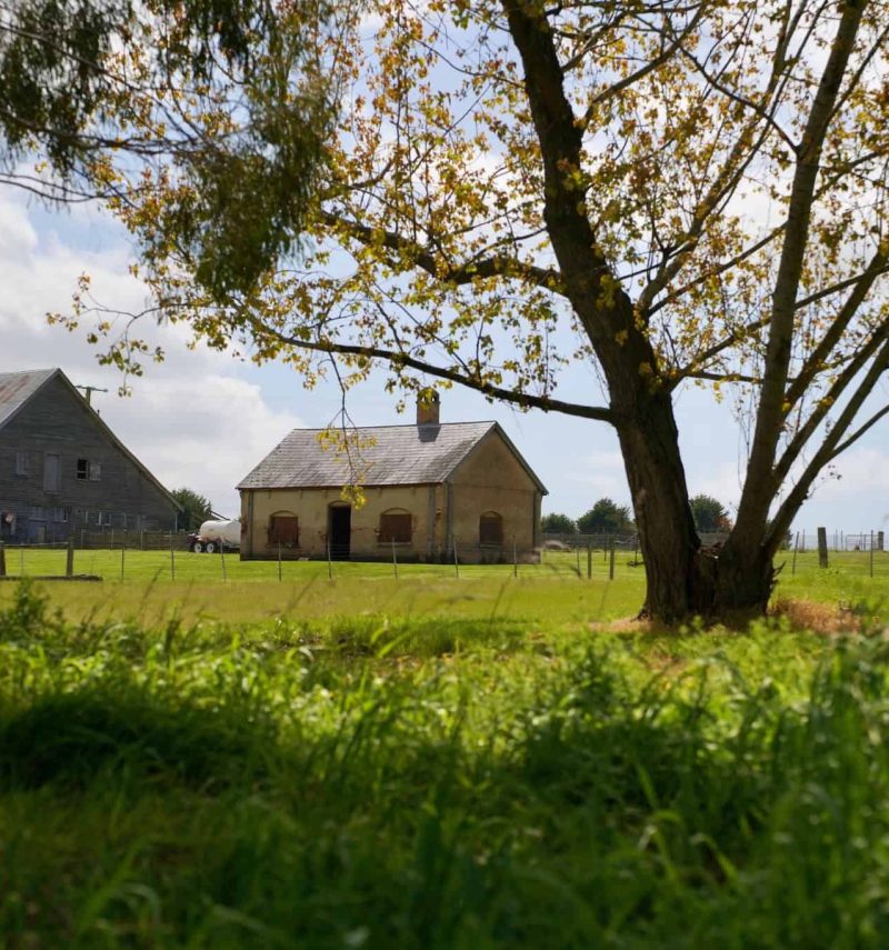 brickendon-blacksmith-shop-BJWf5SW-