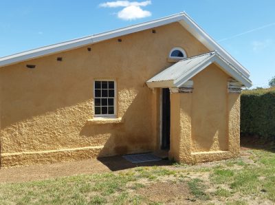 chapel-building-rOthP40p