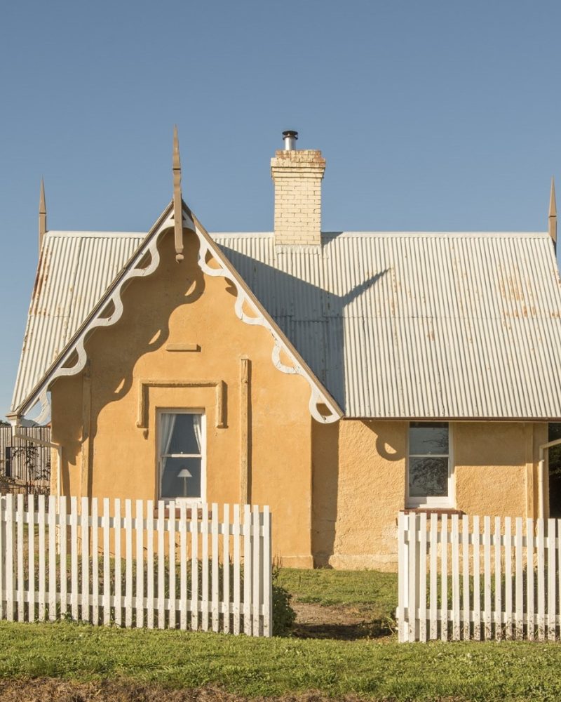 gardeners-cottage-BU0cukPH