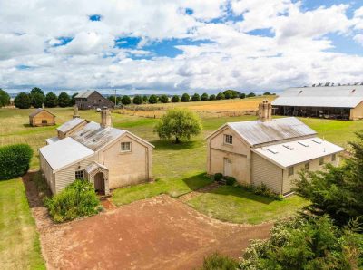 woolmers-estate-free-settlers-cottages-longford-tasmania